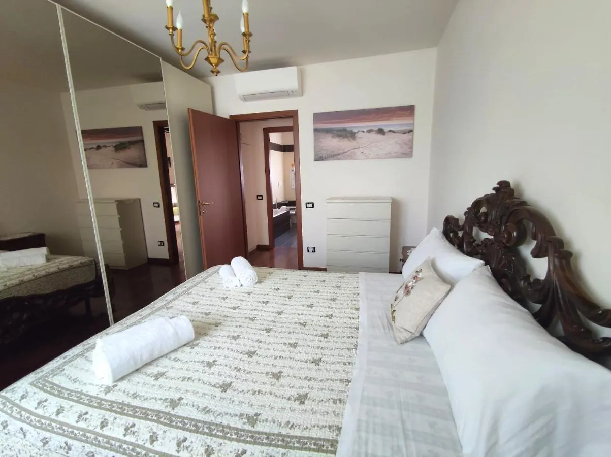 Appartamento Magnolia - Immobili E Soluzioni Rent Bergamo 0*,  Italy
